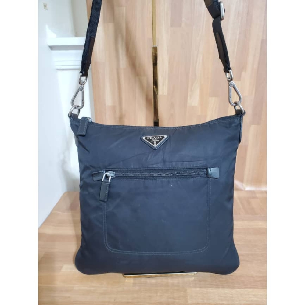 Authentic Prada Black Tessuto Nylon Messenger Crossbody Bag - Picture 7 of 12